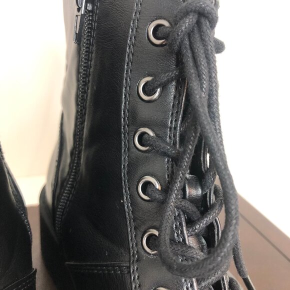 Guess Black Multi Those Logo Boots Size 10 - Picture 7 of 7